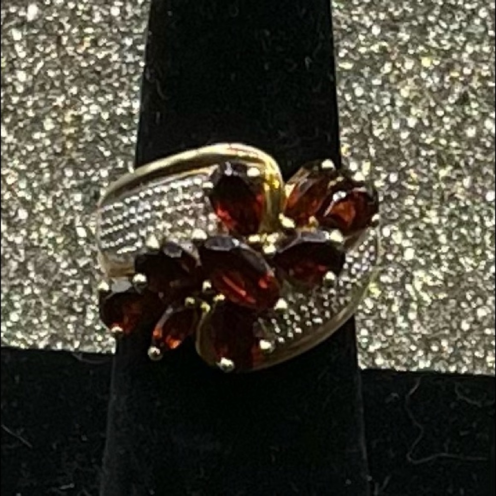 Gorgeous Ruby Ring - image 3